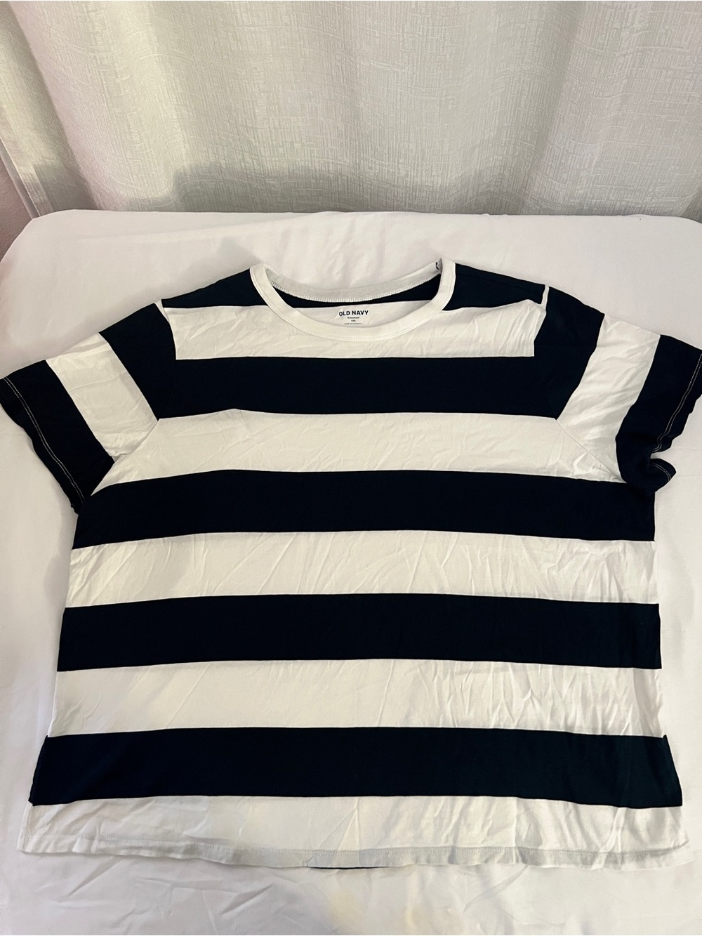 Old Navy Black and White Wide Stripe Short Sleeve Tee PLUS SIZE XXL